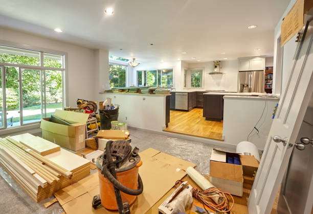 Professional Backsplash Installation technician working in Sanford, FL
